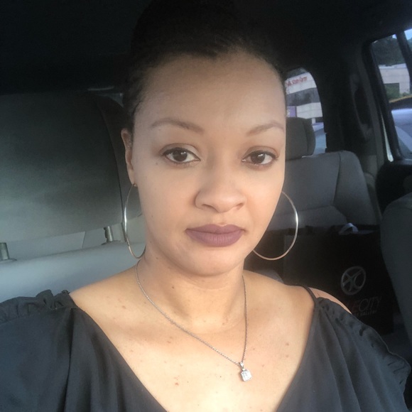 Meet your Posher, Aleshia - Picture 1 of 1